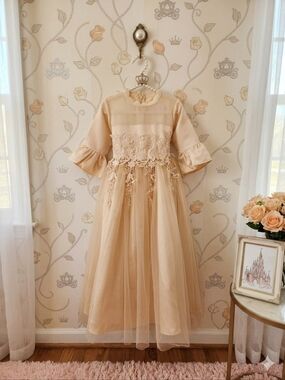 Think Pink Elegant Cream Tulle w/Intricate Lace (Size 4) Girl's Gown, NWT